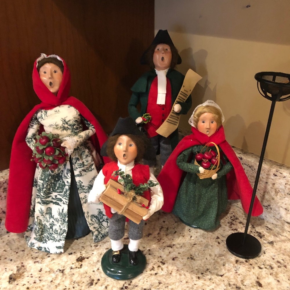 Byers Choice Williamsburg Carolers